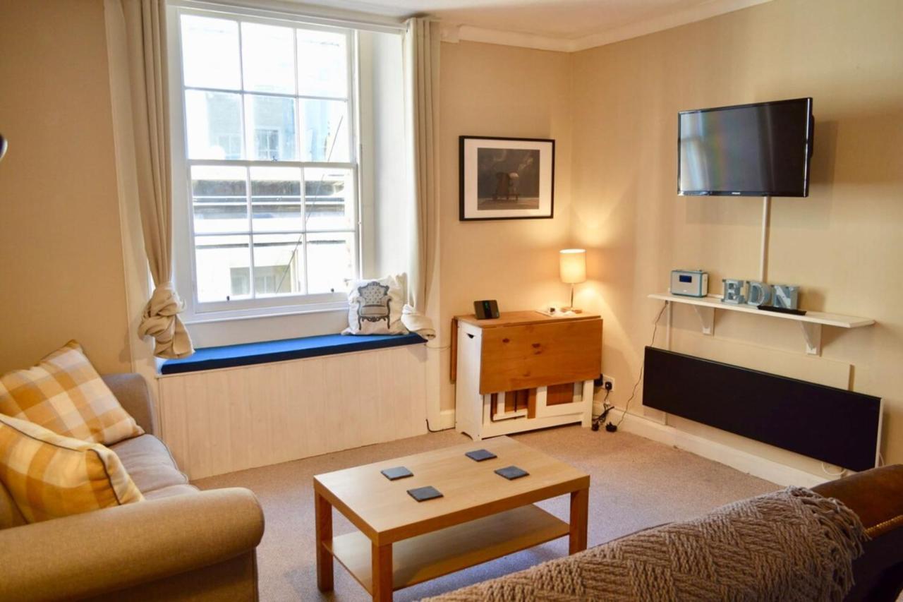 Two Bedroom Flat By Royal Mile! Edimburgo Exterior foto